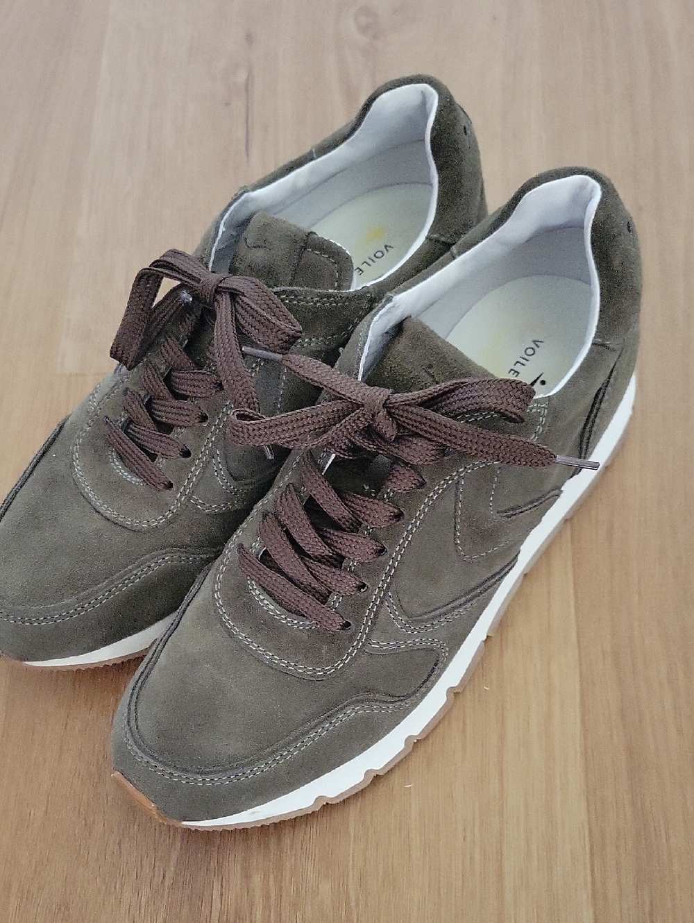 Voile Blanche Olive Suede Sneakers with Brown Laces